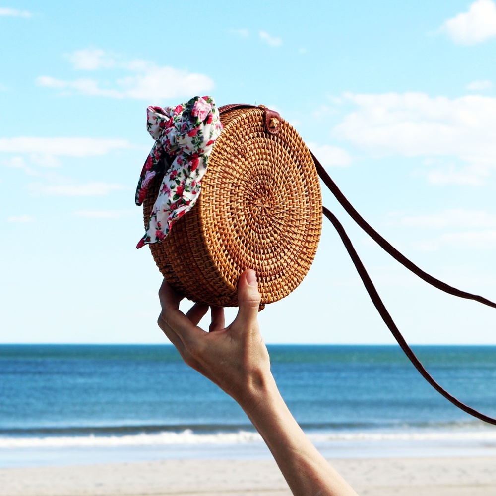 Martha’s Vineyard Round Wicker Brown Rattan Crossbody Handbag - Picture 9 of 13